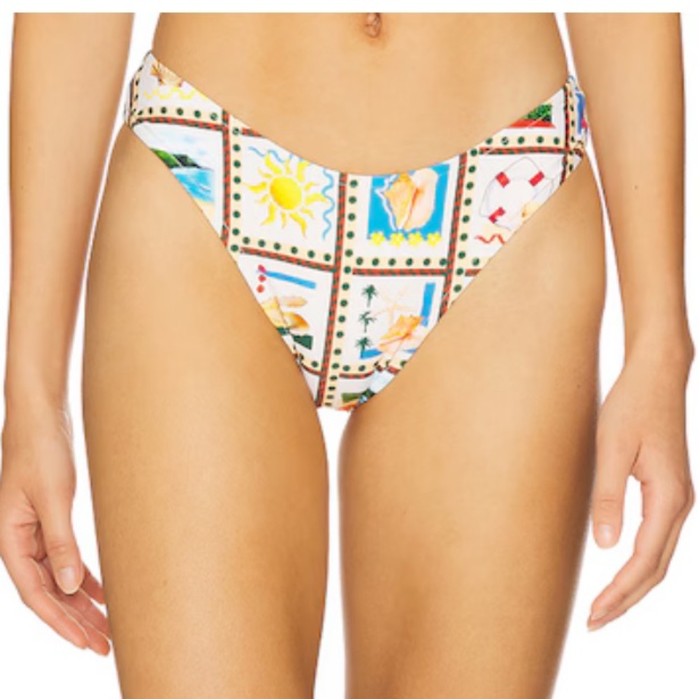 NWT WeWoreWhat Classic Scoop Bottom in Beach Scene White size Small